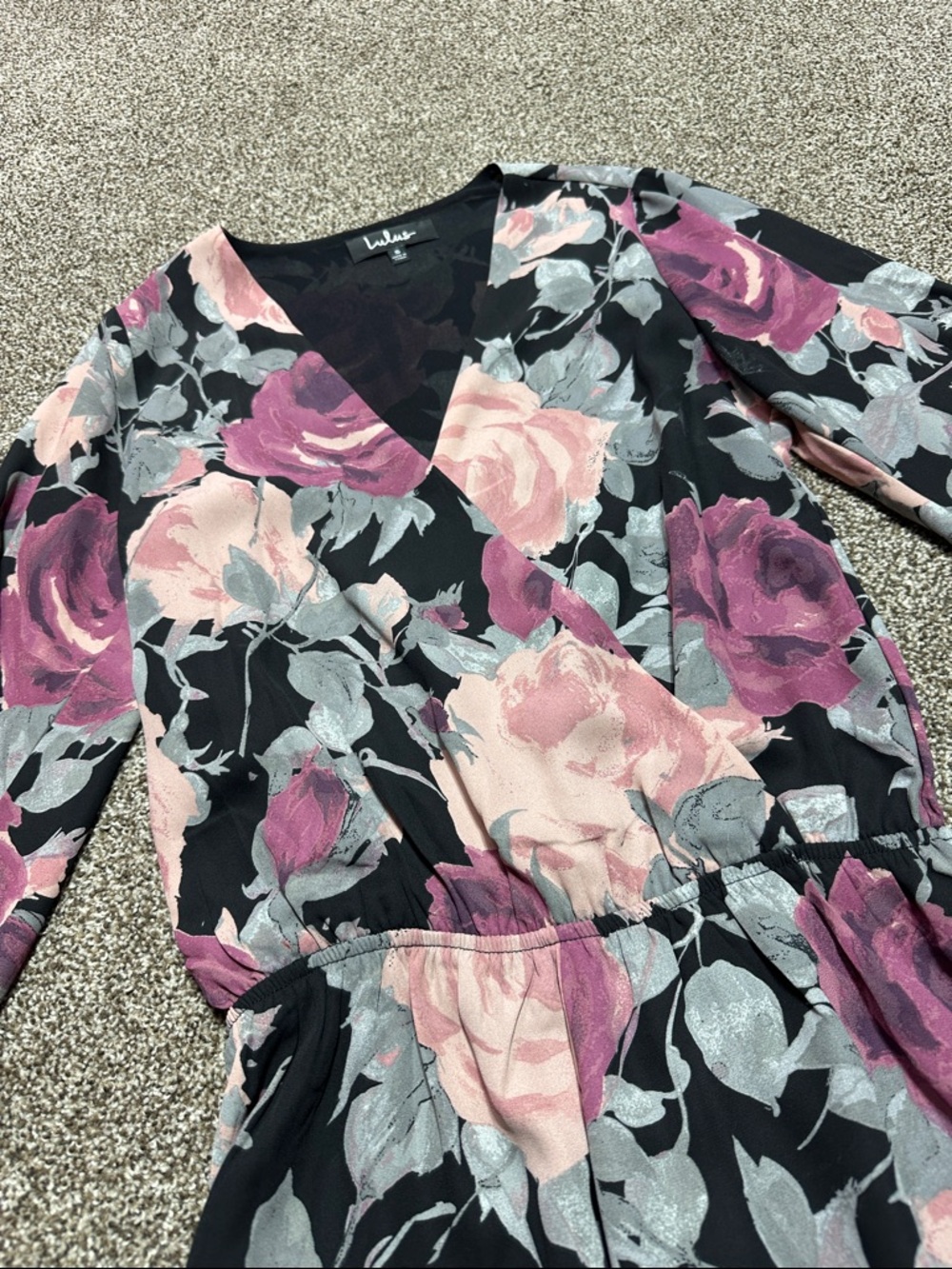Lulu’s what’s bloomin floral print romper with 3/4 bell sleeves small - Picture 3 of 8